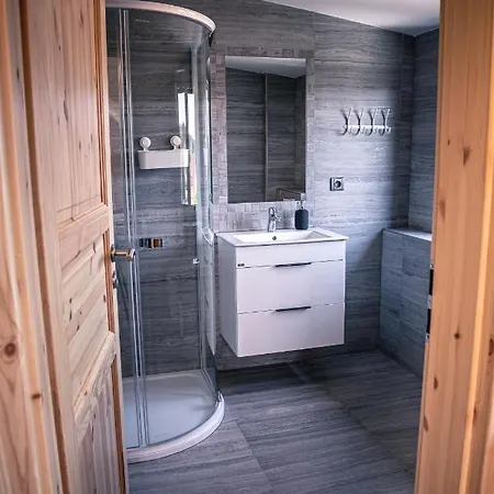 Red Pine Apartment *