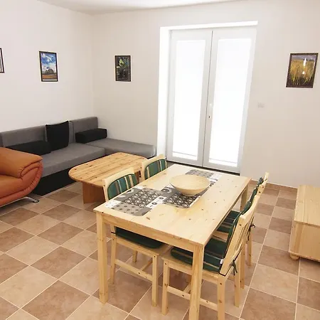 Red Pine Apartment