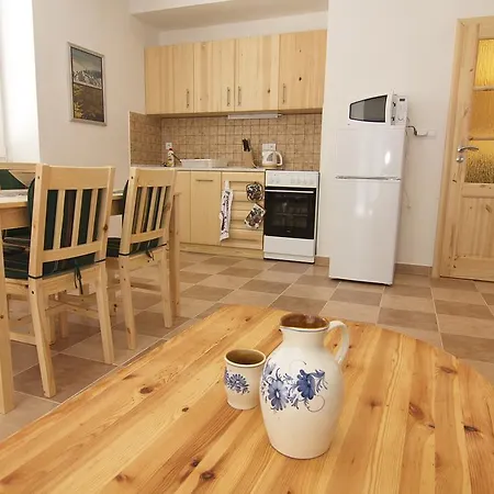 Red Pine Apartment *